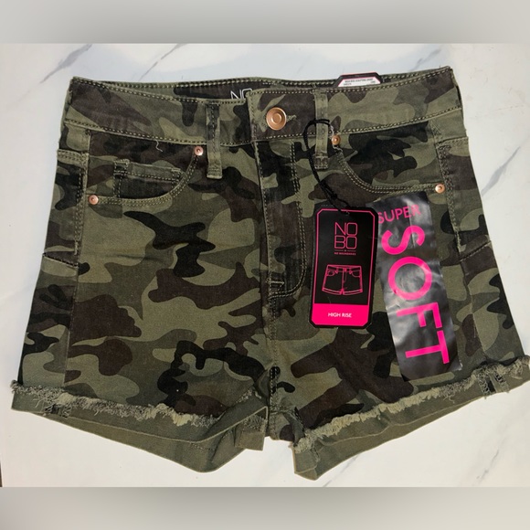 NWT NoBo Camo Shorts - Picture 2 of 3